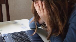 5 Easy and Effective Tips – How To Prevent Cyber Bullying
